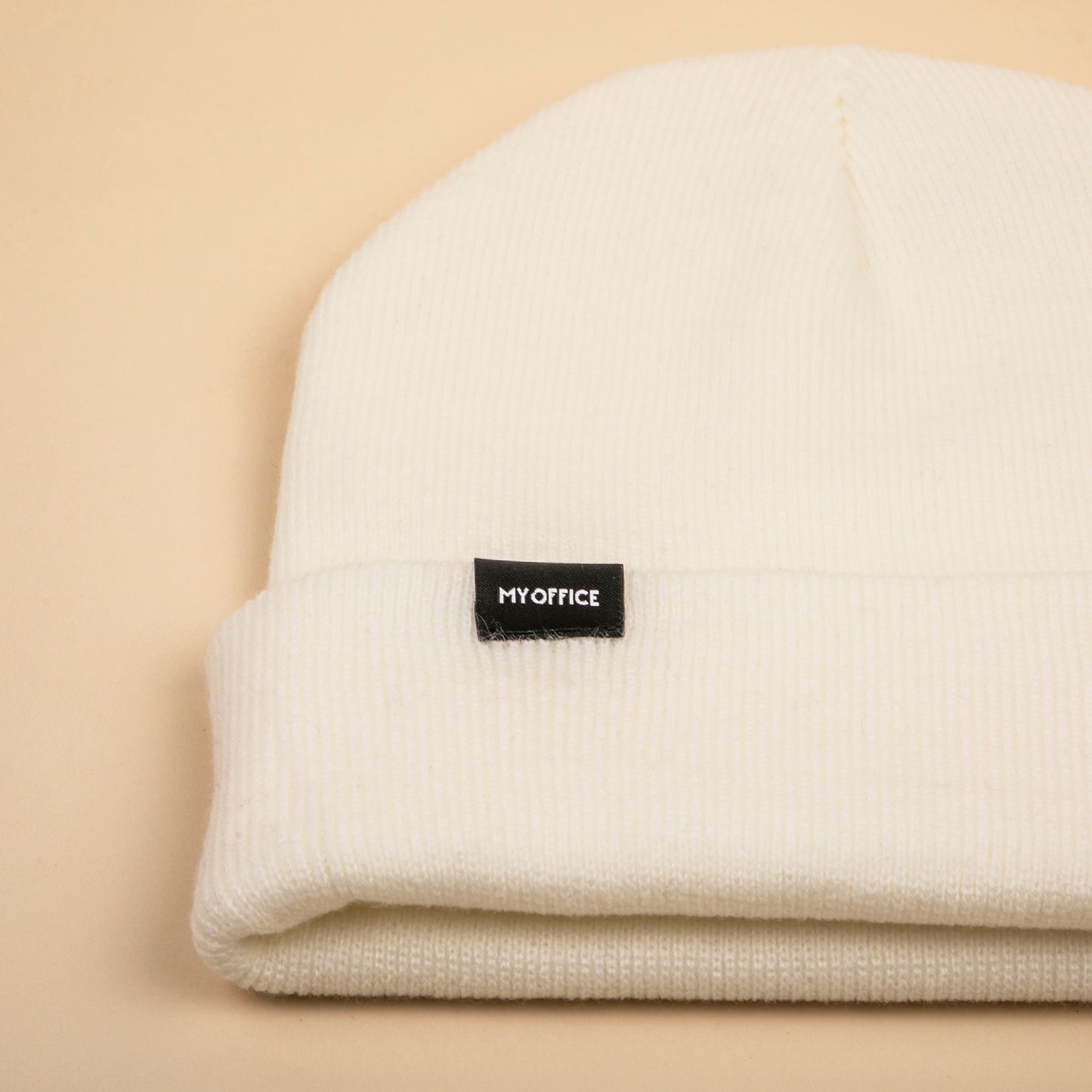 Gorro largo modelo Basic Line color blanco roto