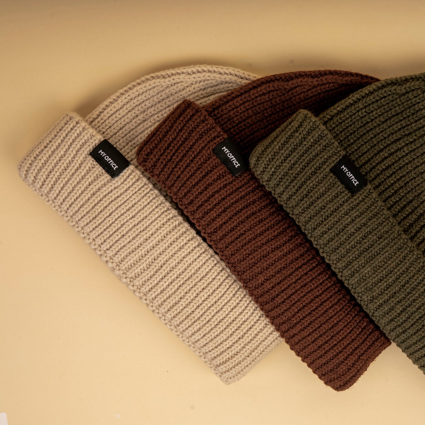 Gorro corto modelo Fisher Line color verde oliva