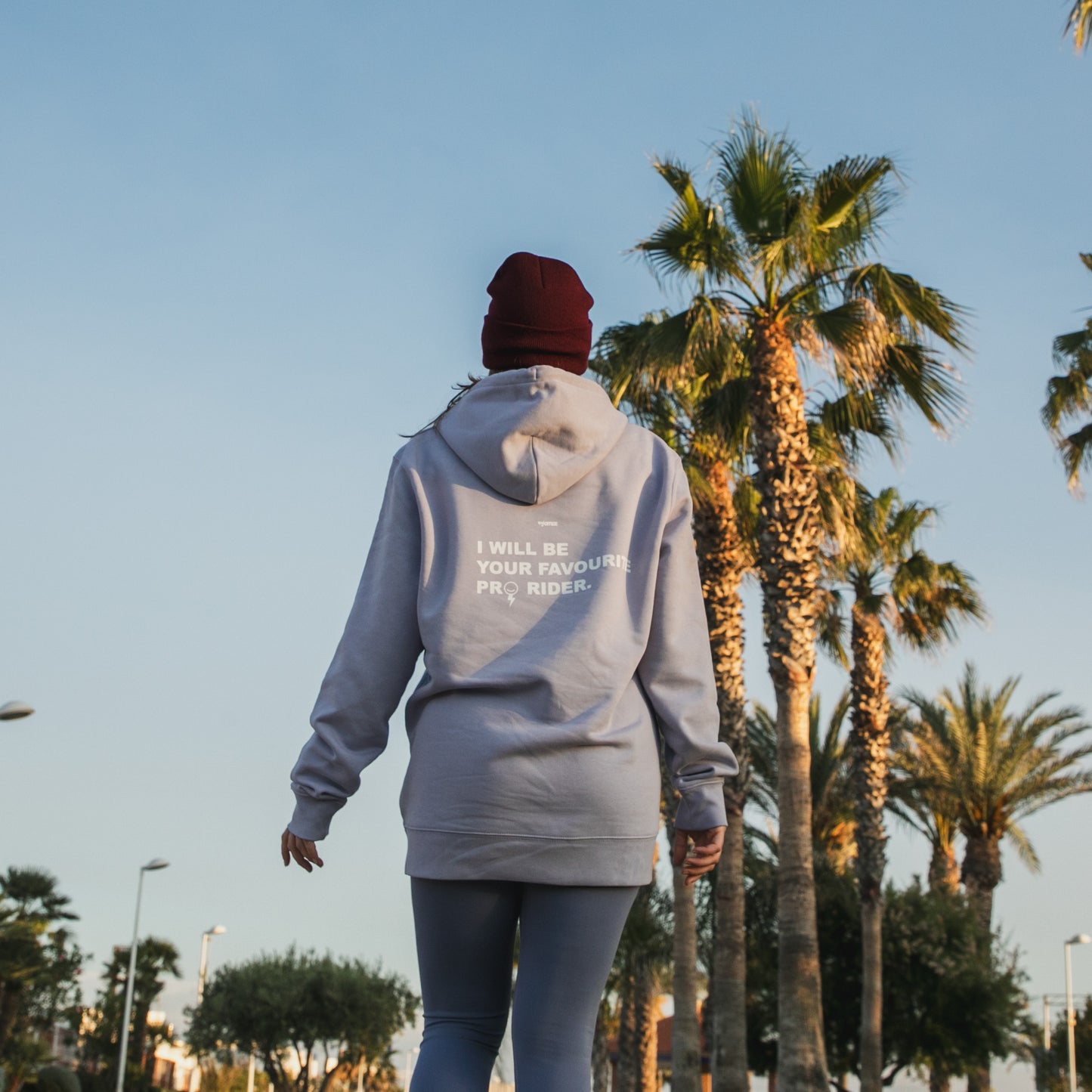 Sudadera con capucha color lavanda. Modelo PRO RIDER