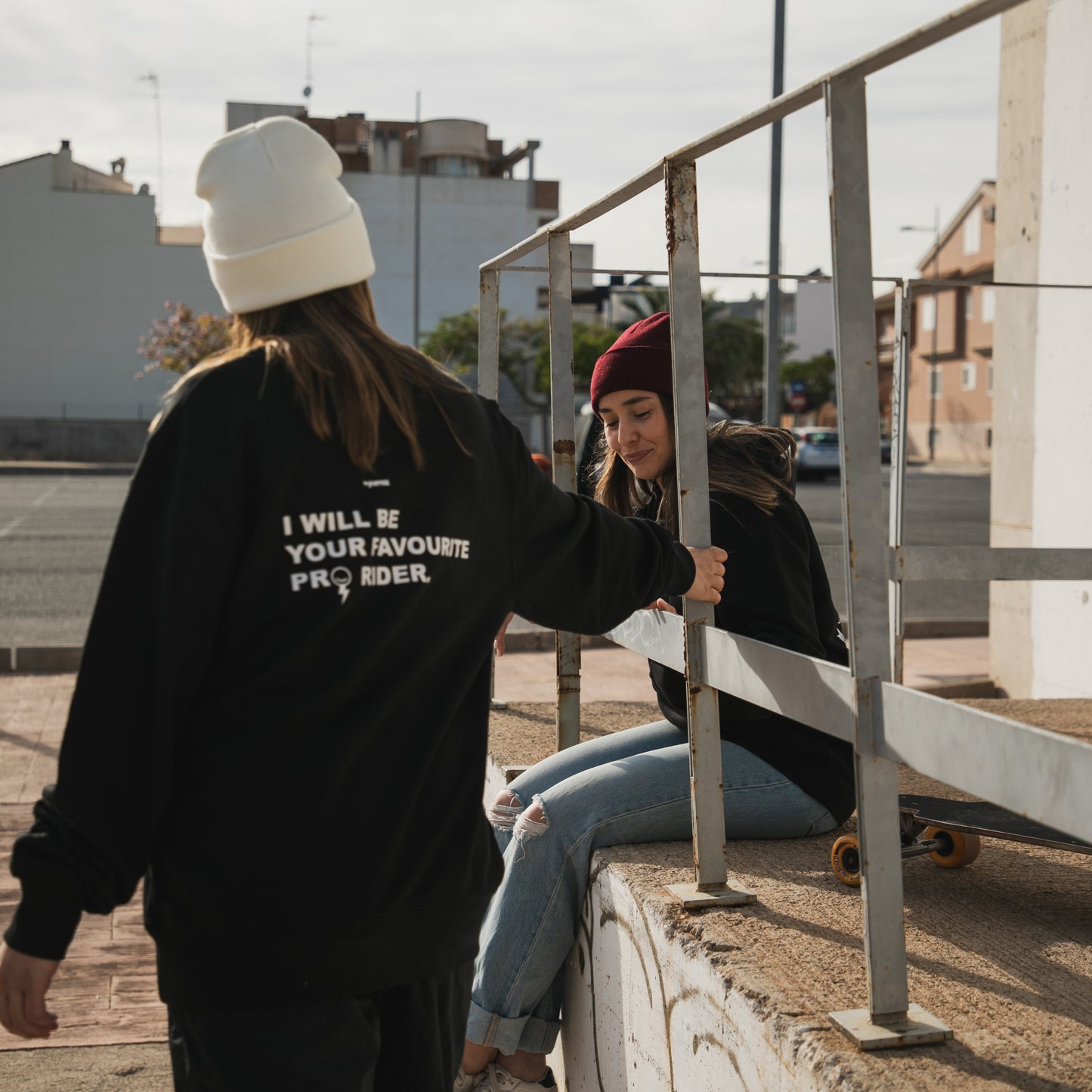 Sudadera sin capucha color negro. Modelo PRO RIDER